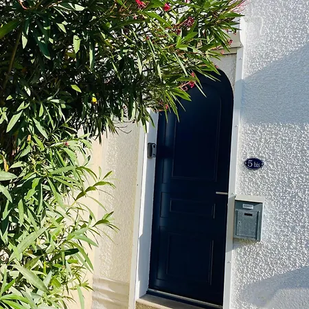 Holiday home Maison Arzael A Marc Sur *