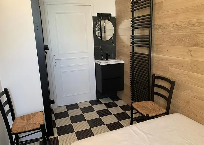 Maison Arzael A Marc Sur